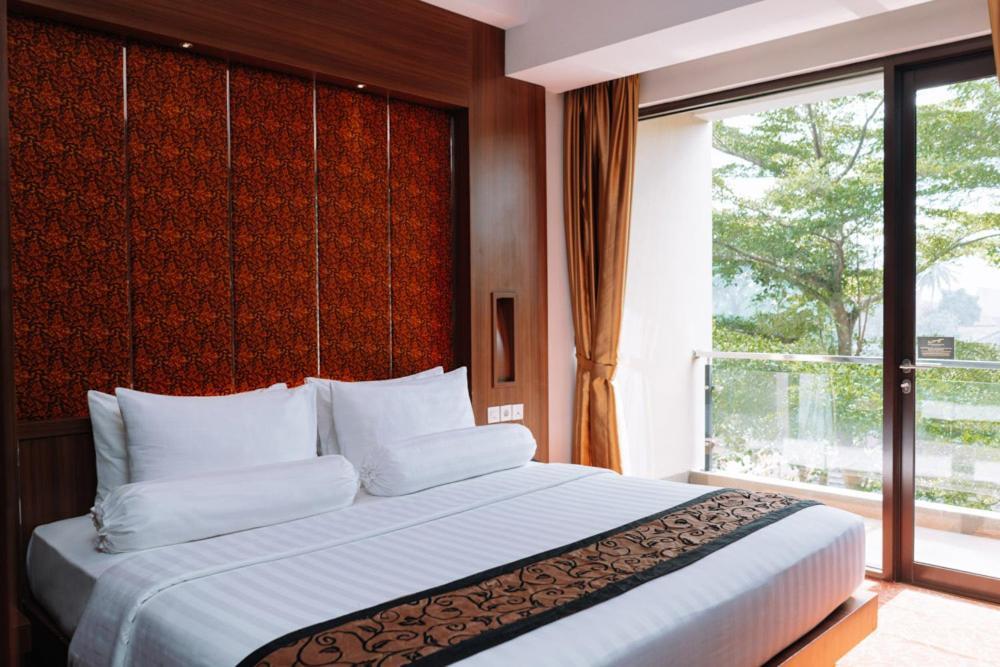Anugrah Hotel Sukabumi Eksteriør billede