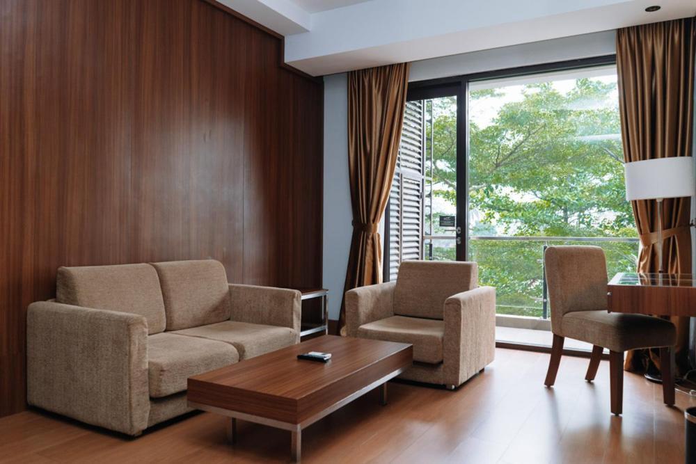 Anugrah Hotel Sukabumi Eksteriør billede