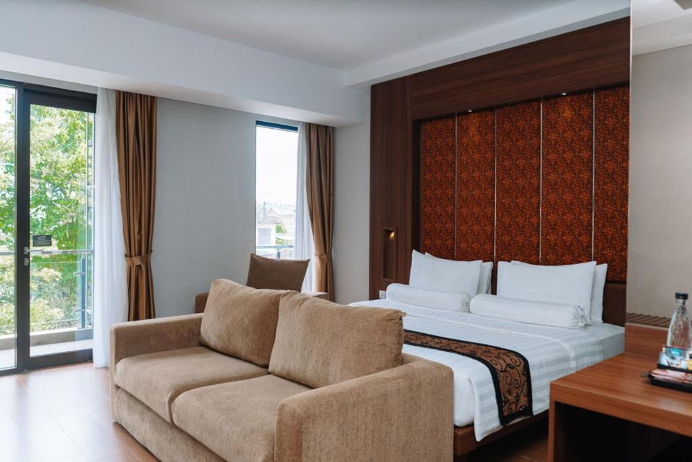 Anugrah Hotel Sukabumi Eksteriør billede