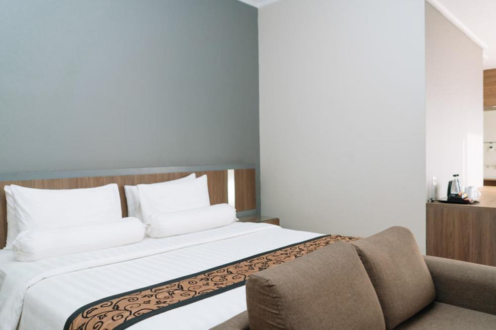 Anugrah Hotel Sukabumi Eksteriør billede