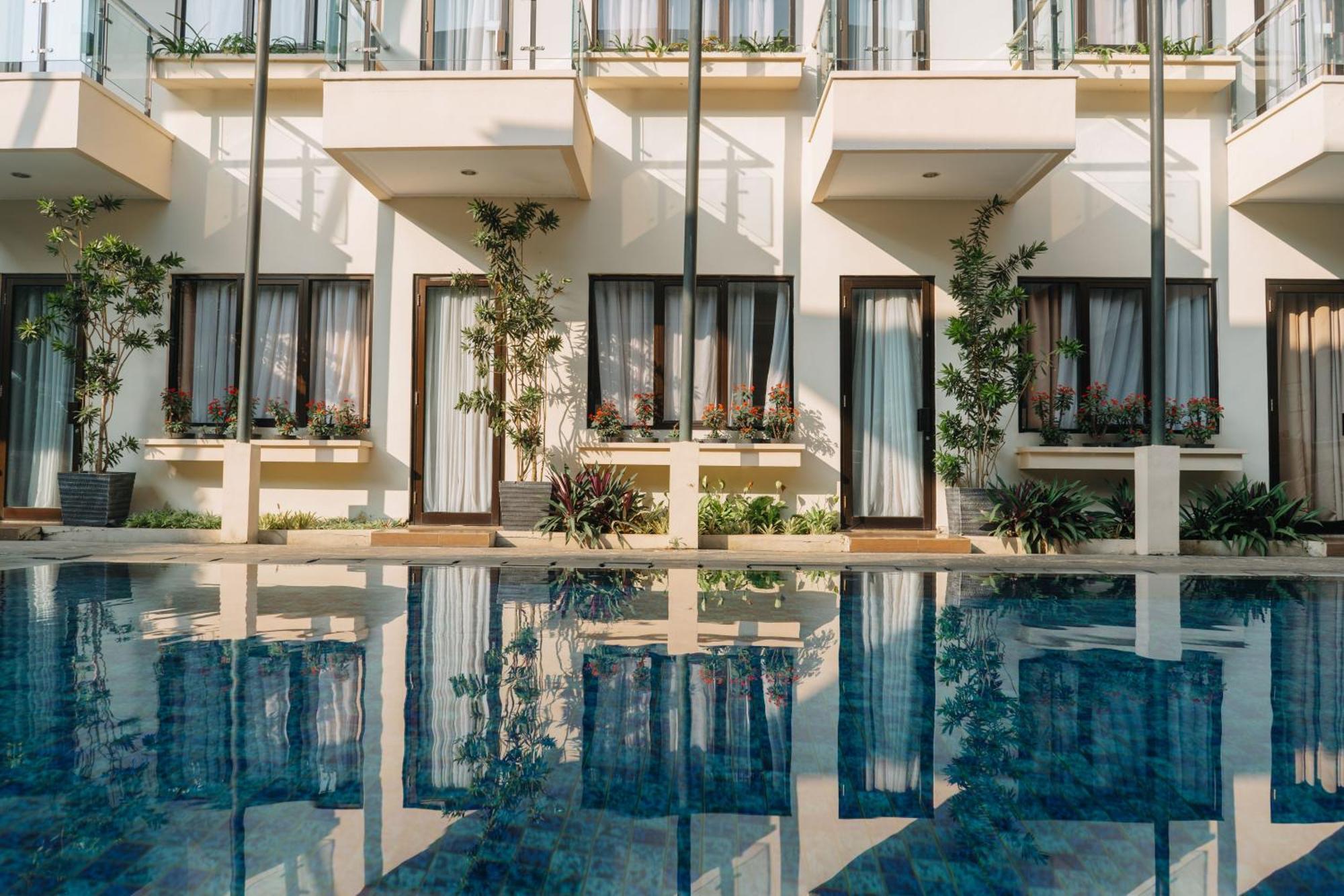 Anugrah Hotel Sukabumi Eksteriør billede