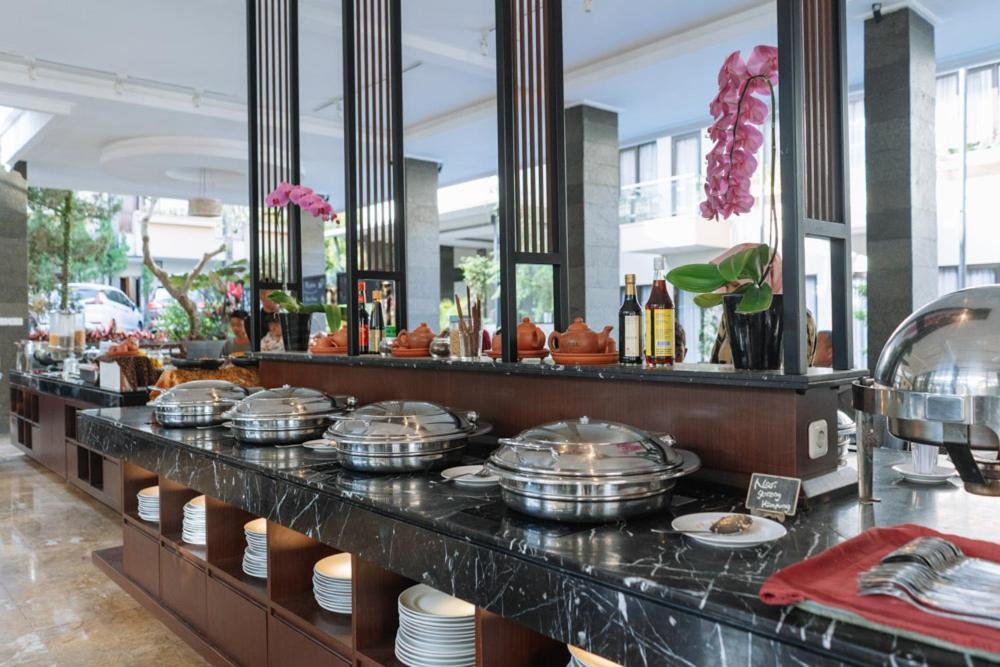 Anugrah Hotel Sukabumi Eksteriør billede