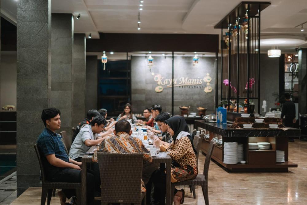 Anugrah Hotel Sukabumi Eksteriør billede